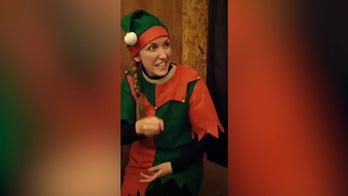 Santa's elf helps deaf four-year-old communicate her Christmas list 